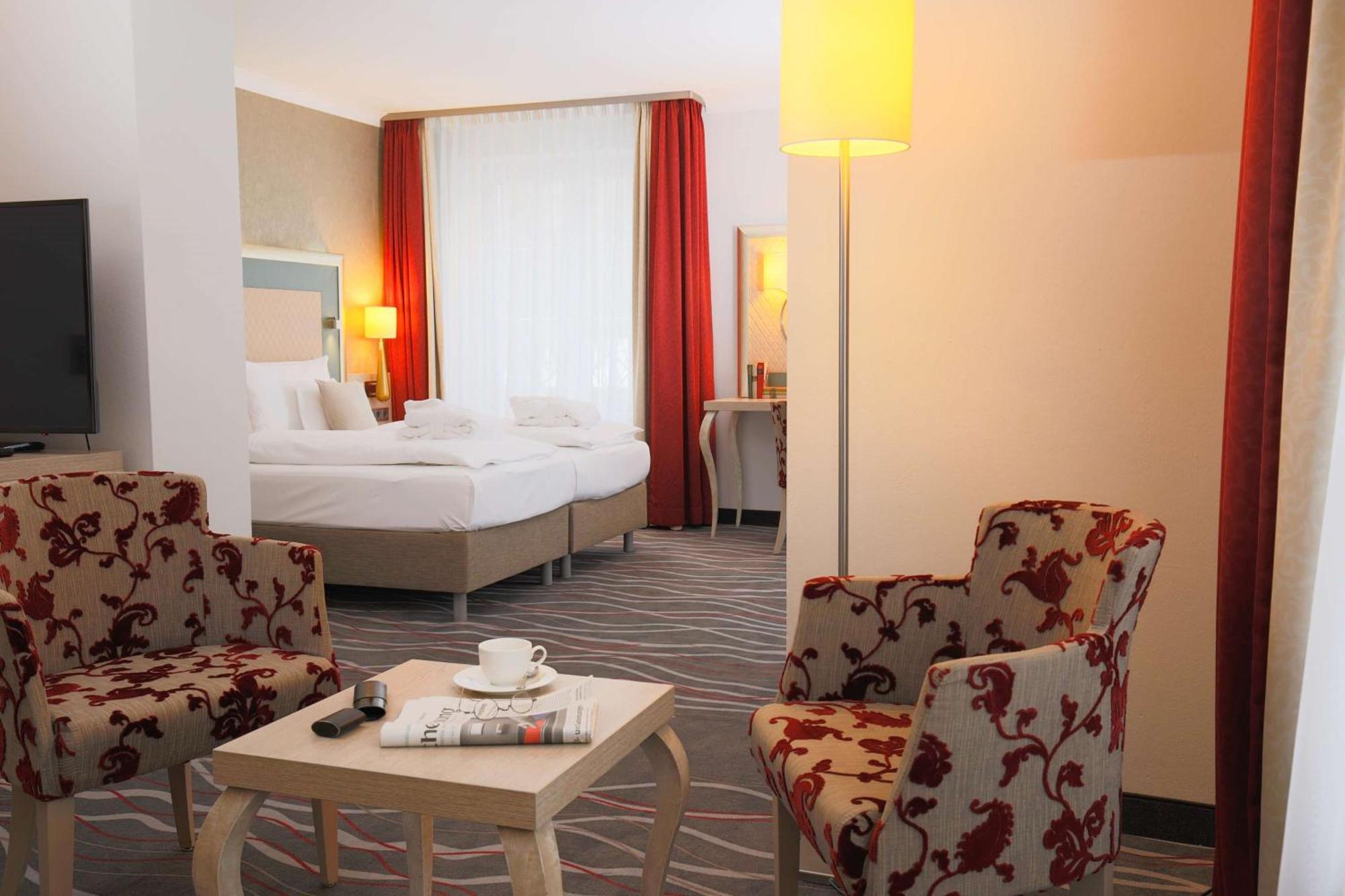 Hotel Bayerischer Hof Miesbach, BW Premier Collection Екстер'єр фото