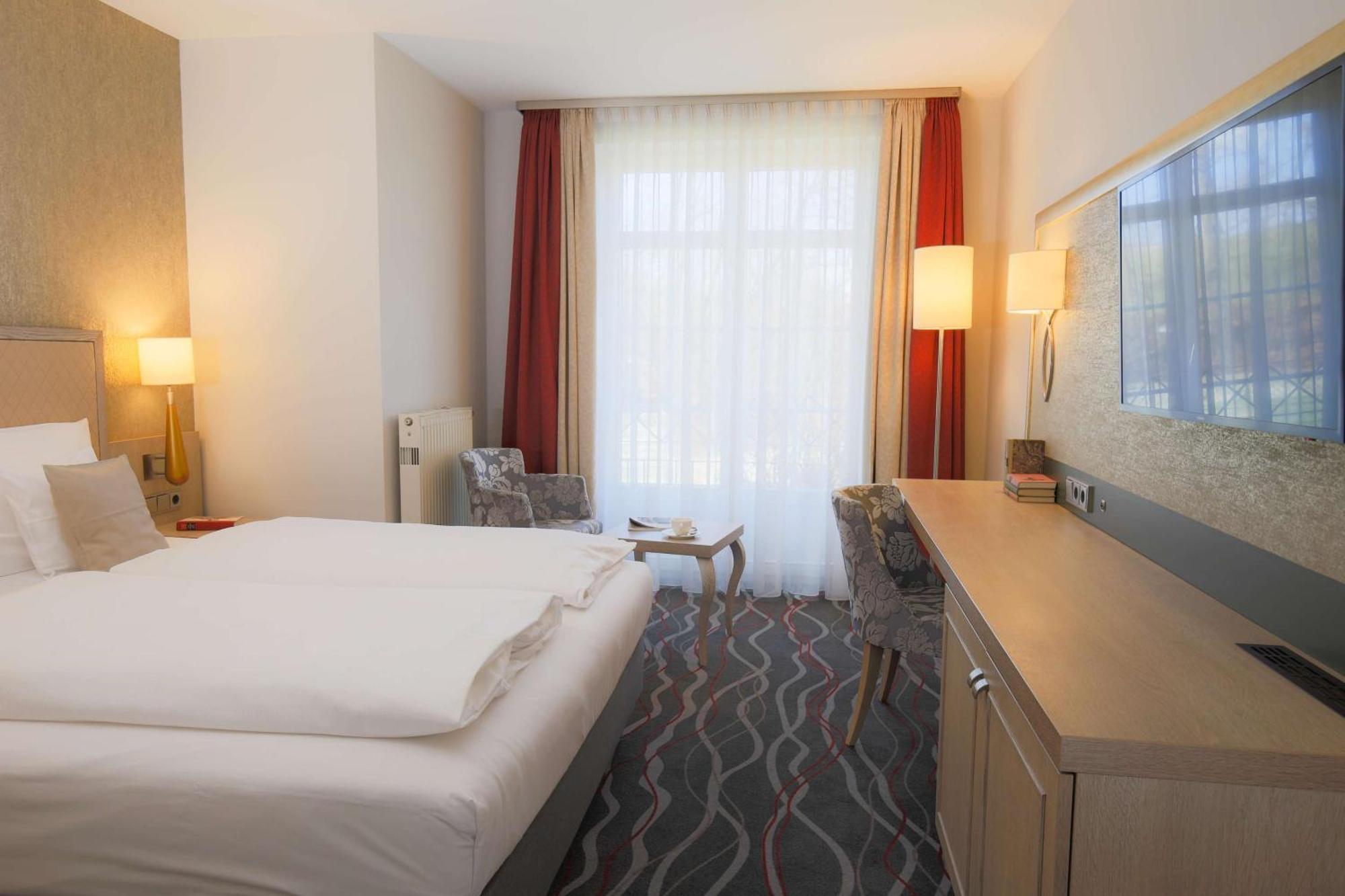 Hotel Bayerischer Hof Miesbach, BW Premier Collection Екстер'єр фото